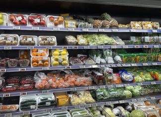 Graduale ritorno alla normalità nei supermercati. E gli agricoltori sospendono i presidi