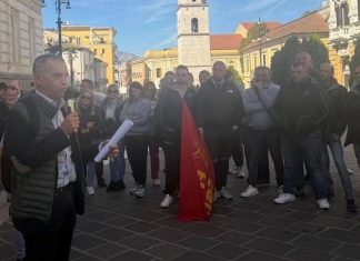 Vicenda Ficomirrors, spiragli dal vertice in Prefettura: l’azienda apre alla riconversione produttiva